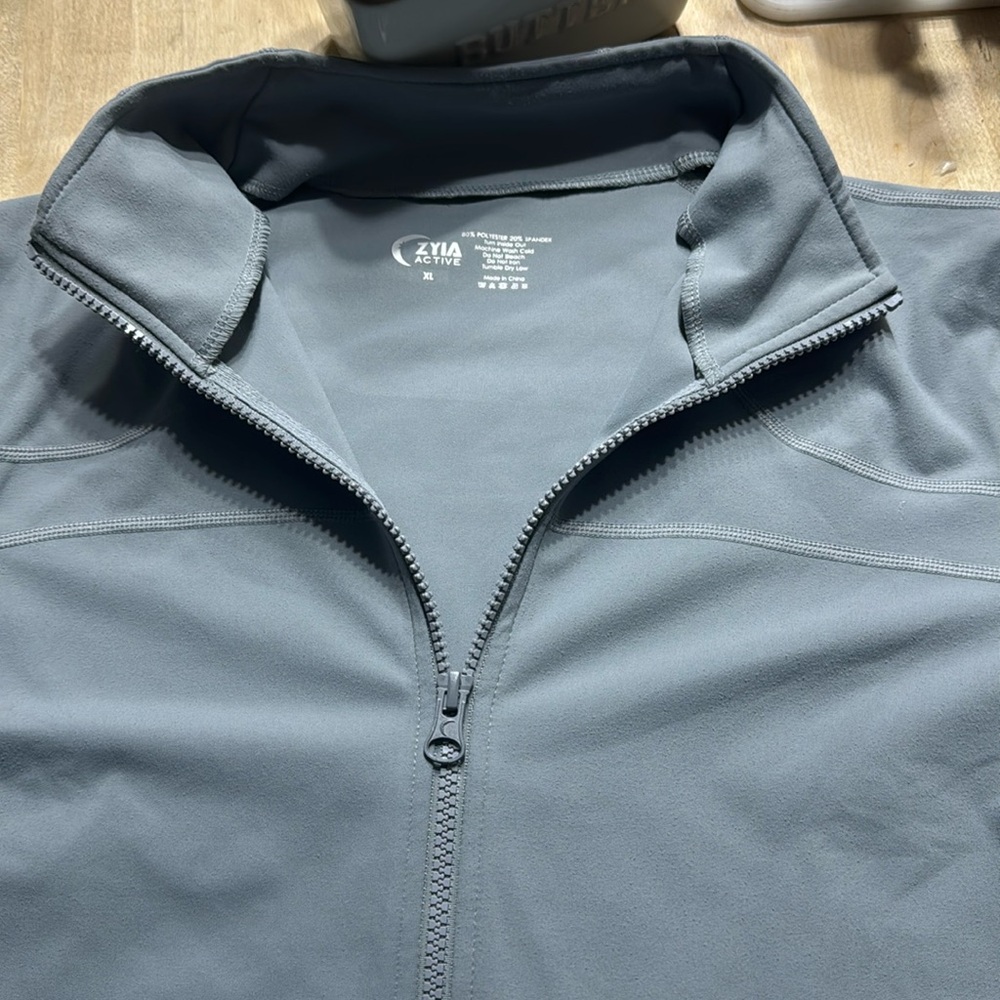 Zyia half zip XL gray workout top